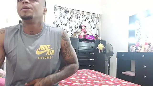 Snapshot of hot_and_naughty_latin chatting on 03/13/25, 10:57 hot and naughty latin online show from 03/13/25, 10:57