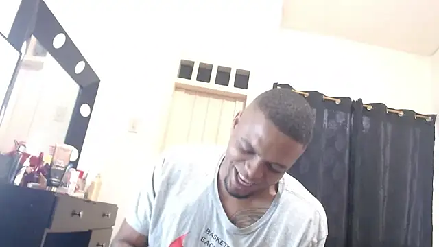 Snapshot of hot_and_naughty_latin chatting on 11/06/25, 11:44 hot and naughty latin online show from 11/06/25, 11:44