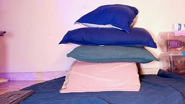  ebony-queen  online show from 10/26/25, 12:11