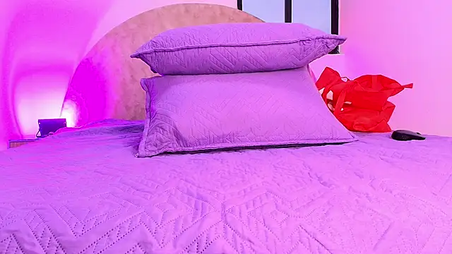  ebony-queen  online show from 11/19/25, 11:54