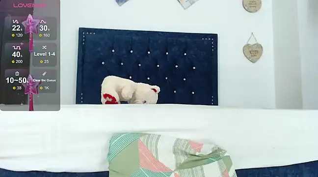 Snapshot of QueenSquirt_ chatting on 12/10/24, 08:27 QueenSquirt online show from 12/10/24, 08:27