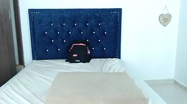 Snapshot of QueenSquirt_ chatting on 02/24/25, 08:14 QueenSquirt online show from 02/24/25, 08:14