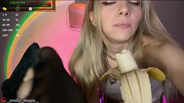  Emily Sweety  online show from 12/24/24, 11:38