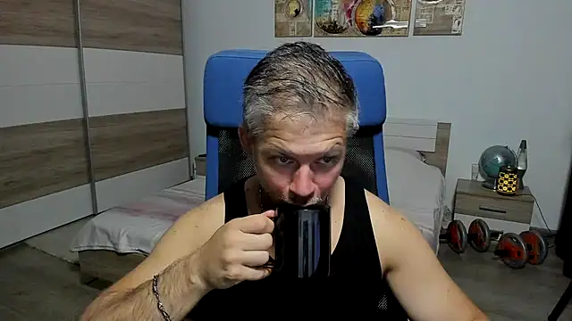 Snapshot of RobbyShawz chatting on 07/19/26, 04:27 RobbyShawz online show from 07/19/26, 04:27