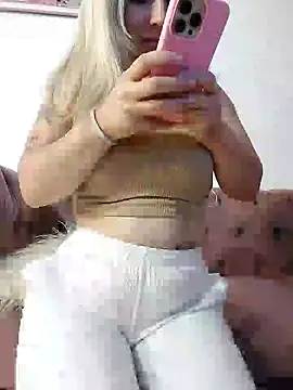 Snapshot of cositarica2555 chatting on 03/27/26, 11:43 cositarica2555 online show from 03/27/26, 11:43