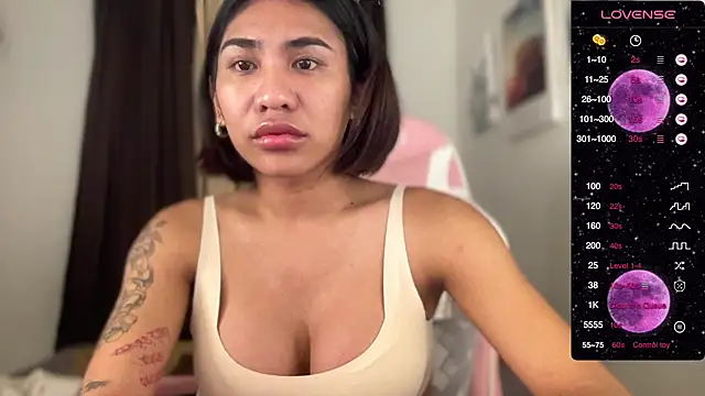 Alaia Pope online show from 01/10/25, 04:12