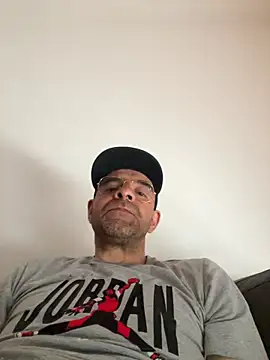 slim1976006 online show from 05/04/26, 10:55