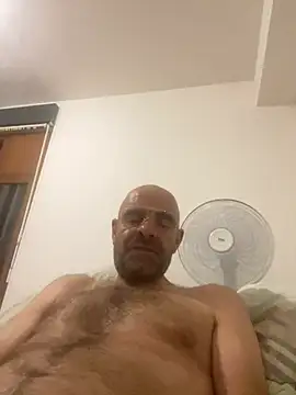 Snapshot of slim1976006 chatting on 07/13/26, 01:19 slim1976006 online show from 07/13/26, 01:19