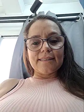 Snapshot of MariaPau_83 chatting on 03/11/25, 10:53 MariaPau 83 online show from 03/11/25, 10:53