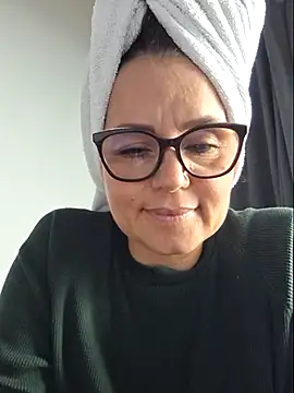 Snapshot of MariaPau_83 chatting on 06/09/26, 04:51 MariaPau 83 online show from 06/09/26, 04:51