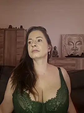 cristalines online show from 11/10/25, 11:53