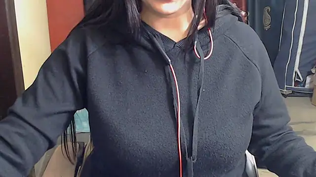 Naiaa-mylove online show from 12/21/25, 10:11