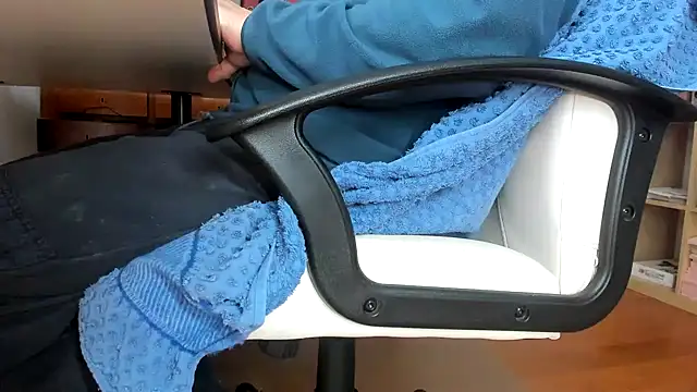 leccaleccafiga online show from 12/13/25, 07:53