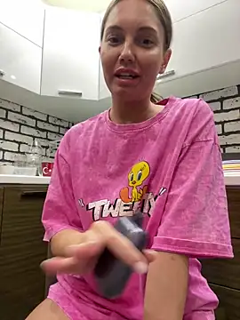 Snapshot of Chel_sea_ chatting on 02/17/25, 10:25 Chel sea online show from 02/17/25, 10:25