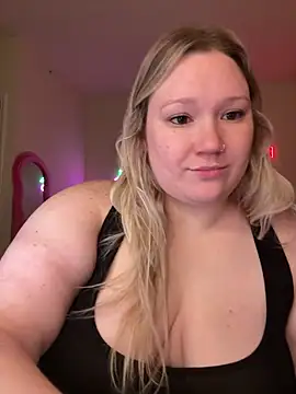 Snapshot of PiggyRose chatting on 02/01/25, 03:30 PiggyRose online show from 02/01/25, 03:30