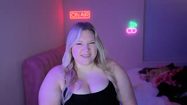 PiggyRose online show from 01/08/26, 01:30