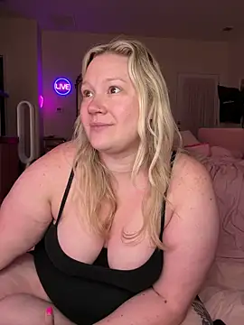PiggyRose online show from 05/02/26, 01:32