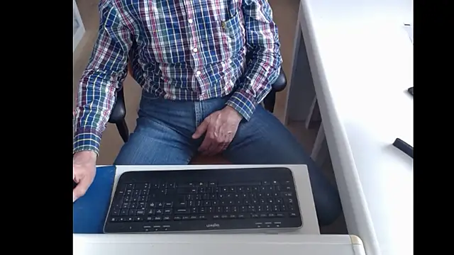 Snapshot of dutchpornking chatting on 02/26/25, 12:14 dutchpornking online show from 02/26/25, 12:14