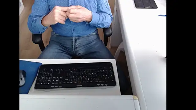 Snapshot of dutchpornking chatting on 10/07/25, 07:27 dutchpornking online show from 10/07/25, 07:27