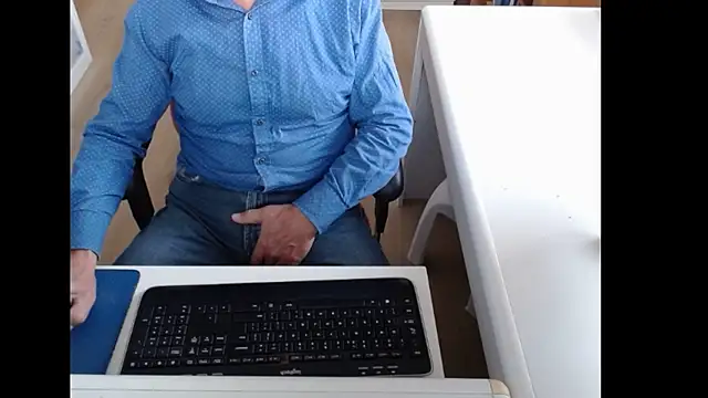 Snapshot of dutchpornking chatting on 10/08/25, 07:17 dutchpornking online show from 10/08/25, 07:17