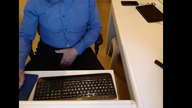 Snapshot of dutchpornking chatting on 11/07/25, 08:42 dutchpornking online show from 11/07/25, 08:42