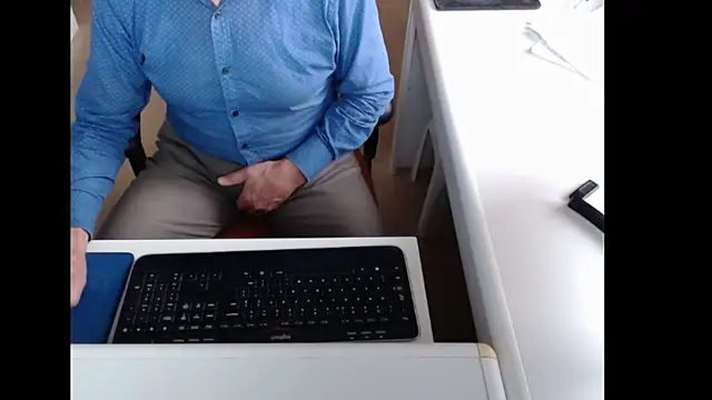 Snapshot of dutchpornking chatting on 11/16/25, 12:22 dutchpornking online show from 11/16/25, 12:22