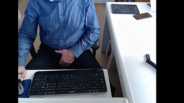 Snapshot of dutchpornking chatting on 11/20/25, 08:36 dutchpornking online show from 11/20/25, 08:36