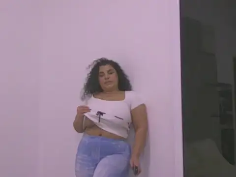 Snapshot of BustyMadison chatting on 11/14/25, 07:40 BustyMadison online show from 11/14/25, 07:40