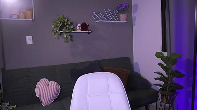 Snapshot of HannahEvanss chatting on 10/13/25, 06:08 HannahEvanss online show from 10/13/25, 06:08