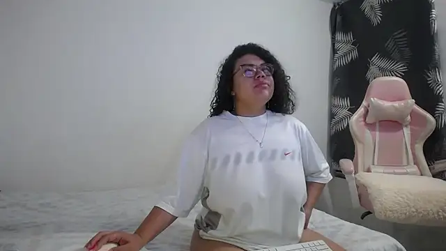 mabigomez00 online show from 11/04/25, 09:19