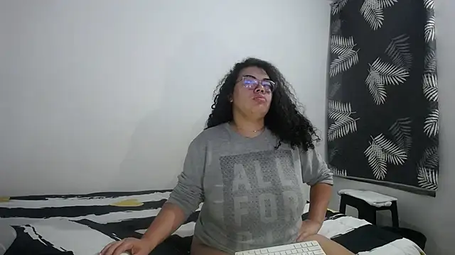 mabigomez00 online show from 04/02/26, 07:06