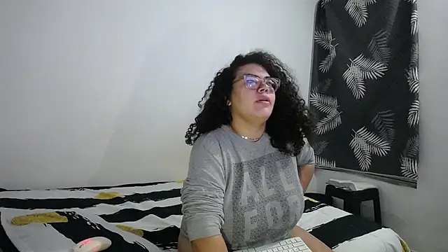 mabigomez00 online show from 05/15/26, 09:16
