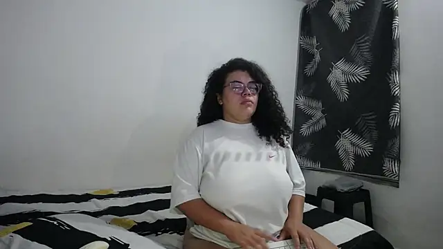 mabigomez00 online show from 05/16/26, 09:17