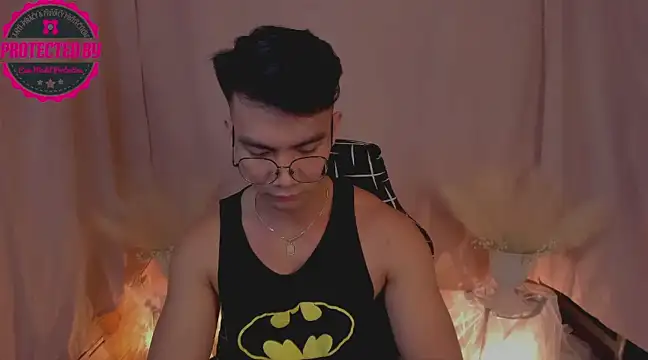 Snapshot of 000batman000 chatting on 12/11/24, 01:28 000batman000 online show from 12/11/24, 01:28