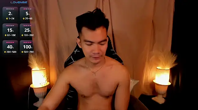 Snapshot of 000batman000 chatting on 02/20/25, 01:36 000batman000 online show from 02/20/25, 01:36