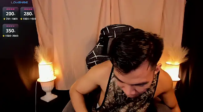 Snapshot of 000batman000 chatting on 02/20/25, 01:08 000batman000 online show from 02/20/25, 01:08