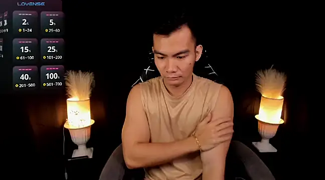 Snapshot of 000batman000 chatting on 02/28/25, 01:37 000batman000 online show from 02/28/25, 01:37