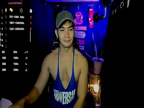 Snapshot of 000batman000 chatting on 02/03/26, 12:43 000batman000 online show from 02/03/26, 12:43