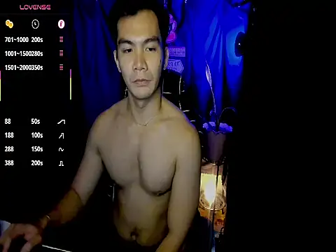 Snapshot of 000batman000 chatting on 02/16/26, 02:24 000batman000 online show from 02/16/26, 02:24