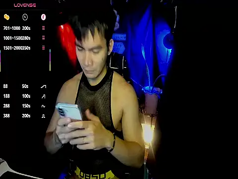 Snapshot of 000batman000 chatting on 02/24/26, 06:55 000batman000 online show from 02/24/26, 06:55