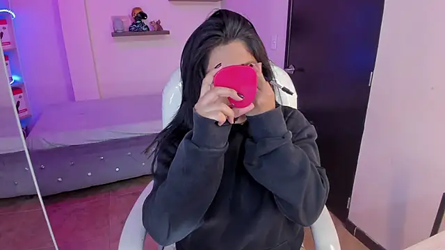 Snapshot of Catalinaa_martinez chatting on 01/17/25, 08:44 Catalinaa martinez online show from 01/17/25, 08:44