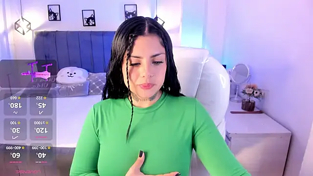 Snapshot of Catalinaa_martinez chatting on 09/19/25, 02:57 Catalinaa martinez online show from 09/19/25, 02:57