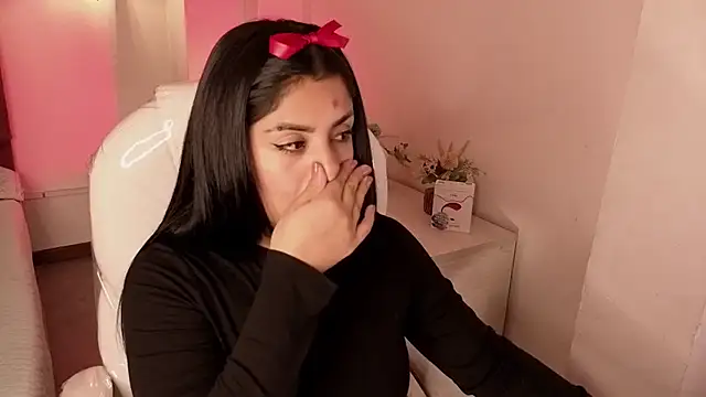 Snapshot of Catalinaa_martinez chatting on 10/10/25, 03:05 Catalinaa martinez online show from 10/10/25, 03:05