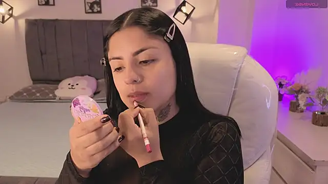 Snapshot of Catalinaa_martinez chatting on 10/19/25, 12:39 Catalinaa martinez online show from 10/19/25, 12:39