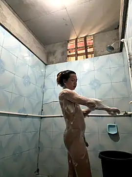 Snapshot of Kiana_Lee chatting on 11/18/25, 04:28 Kiana Lee online show from 11/18/25, 04:28