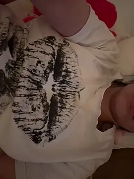 Prettylilgirll online show from 04/15/26, 01:40