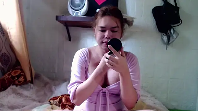 alondra marie23 online show from 10/21/25, 05:30