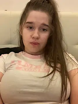 Snapshot of HornyGirlH chatting on 03/06/25, 10:15 HornyGirlH online show from 03/06/25, 10:15