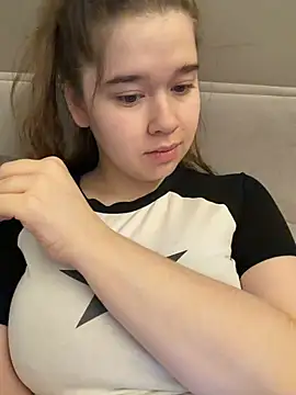 HornyGirlH online show from 04/18/26, 04:27