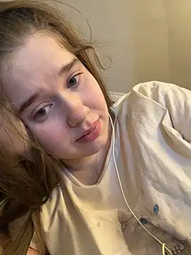 HornyGirlH online show from 05/18/26, 04:07
